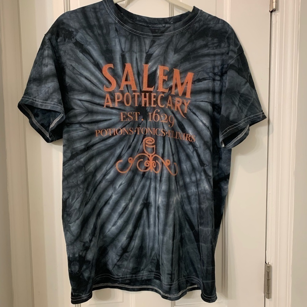 Great Halloween T-shirt black orange Salem Apothecary Medium tie dye